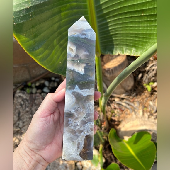 Moss Agate Crystal Tower - Picture 4 of 11